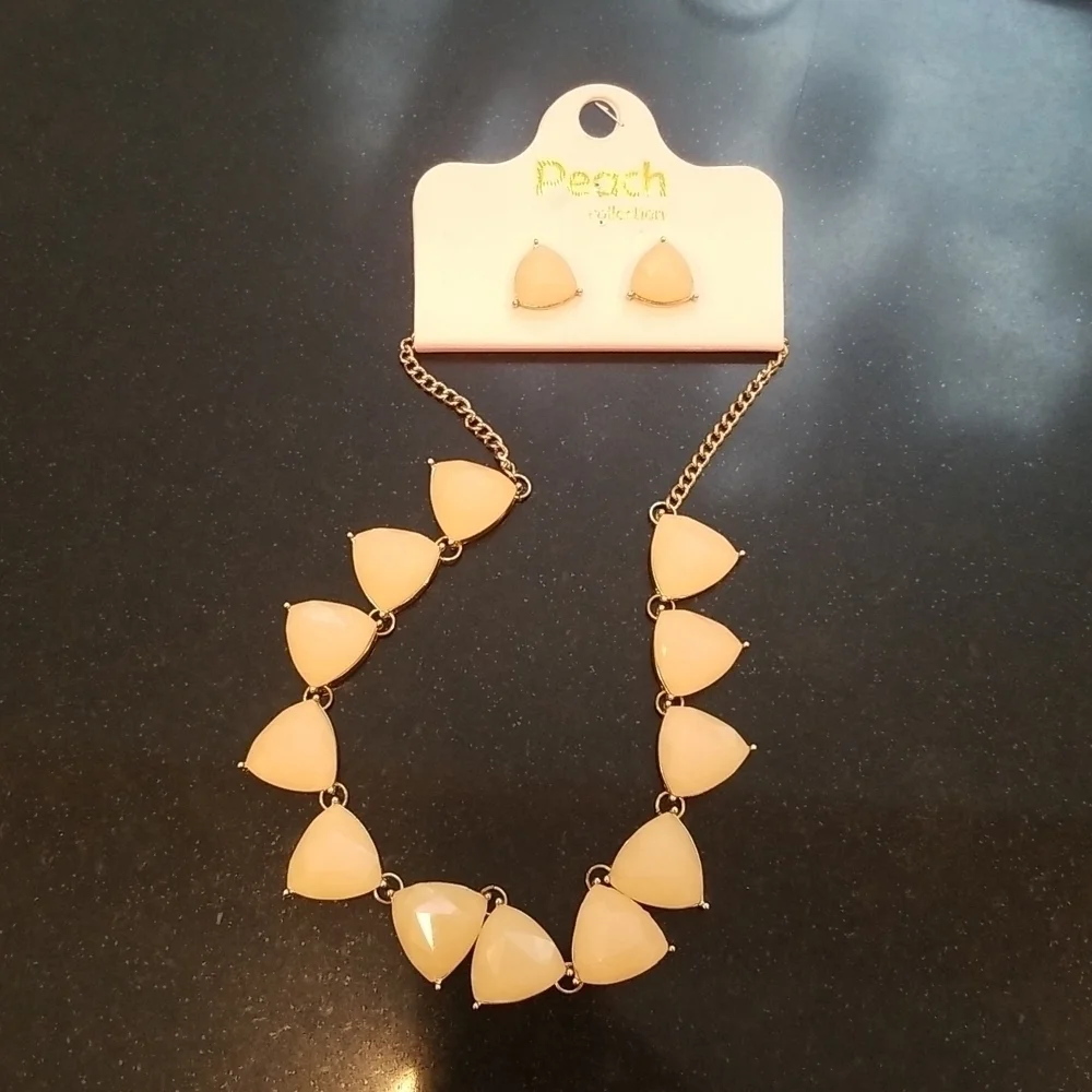 💕PEACH💕 Matching Necklace and Earring Set ~ Gold Chain Beige Pink Stones NWT